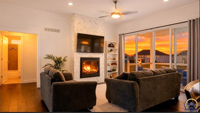 2615 Twin Lakes Dr, Emporia, KS 66801