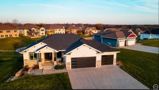 2615 Twin Lakes Dr, Emporia, KS 66801