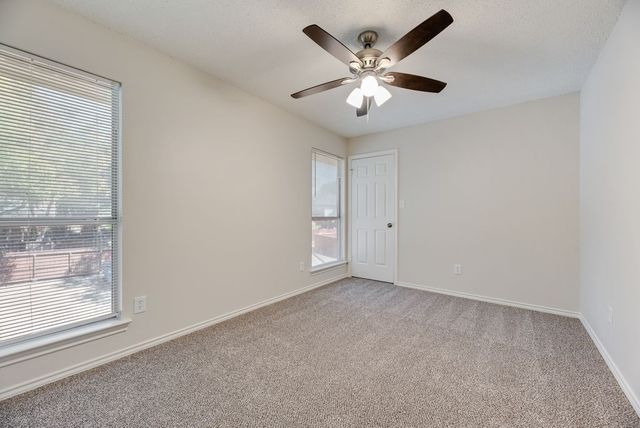 9021 Lakepointe Avenue, Rowlett, TX 75088