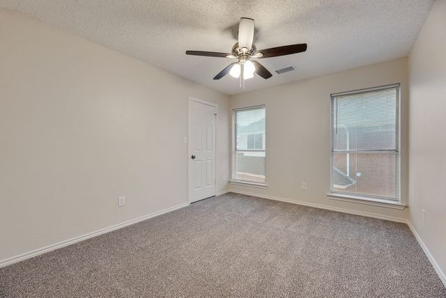 9021 Lakepointe Avenue, Rowlett, TX 75088