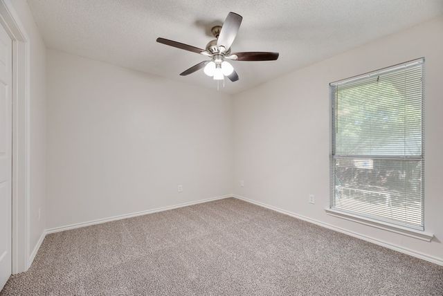 9021 Lakepointe Avenue, Rowlett, TX 75088