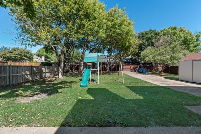 9021 Lakepointe Avenue, Rowlett, TX 75088