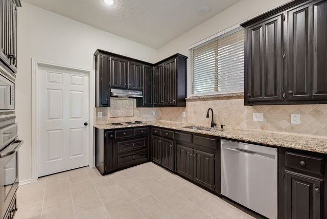 9021 Lakepointe Avenue, Rowlett, TX 75088