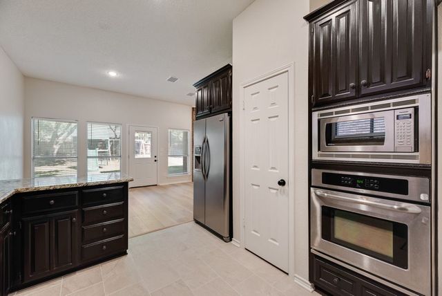 9021 Lakepointe Avenue, Rowlett, TX 75088