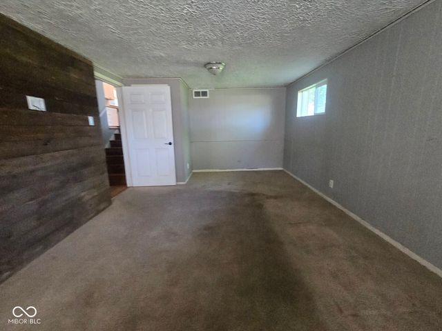6567 Heather Lane, Terre Haute, IN 47805