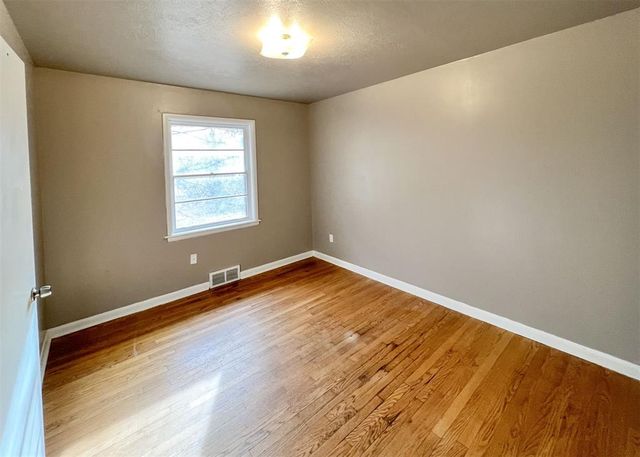 208 E 14th Street, Edmond, OK 73034