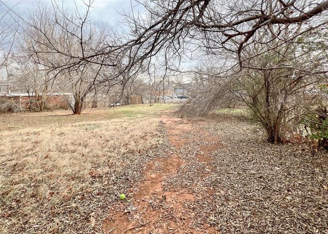 208 E 14th Street, Edmond, OK 73034