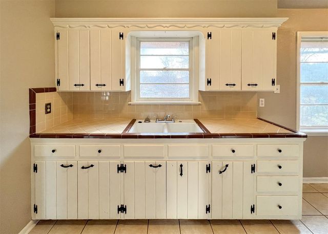 208 E 14th Street, Edmond, OK 73034