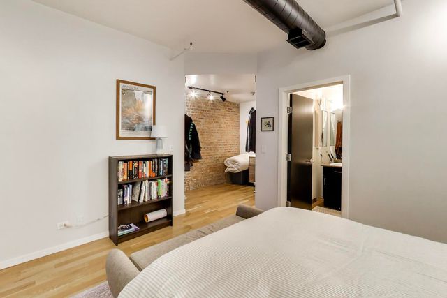 1118 W Fulton Street 201, Chicago, IL 60607