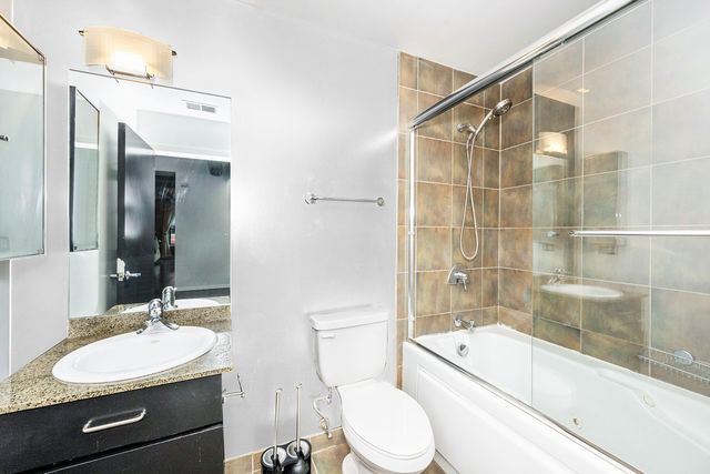 1118 W Fulton Street 201, Chicago, IL 60607