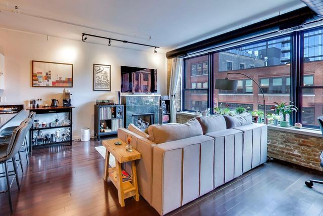 1118 W Fulton Street 201, Chicago, IL 60607