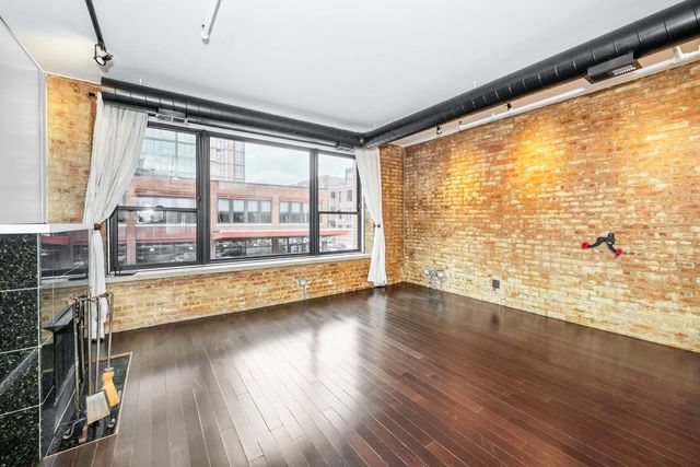1118 W Fulton Street 201, Chicago, IL 60607