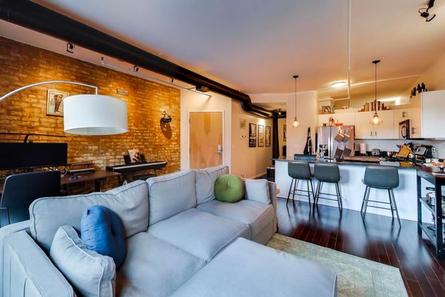 1118 W Fulton Street 201, Chicago, IL 60607