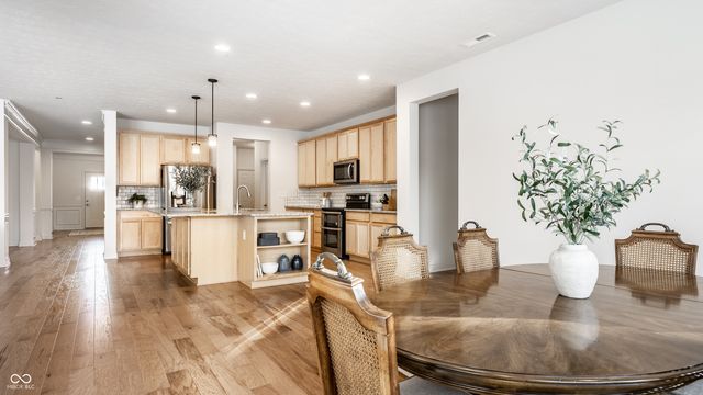 9591 Summerton Drive, Fishers, IN 46037