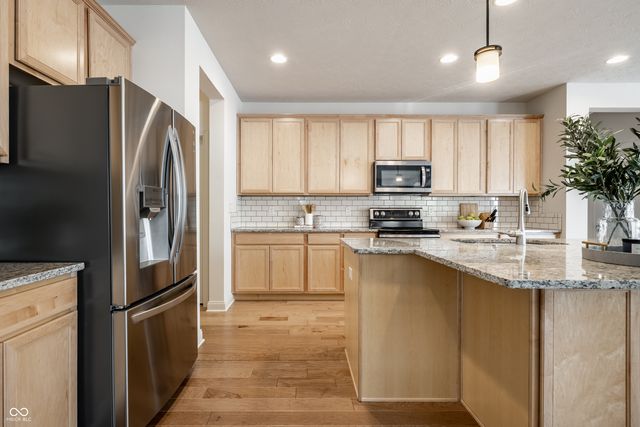 9591 Summerton Drive, Fishers, IN 46037