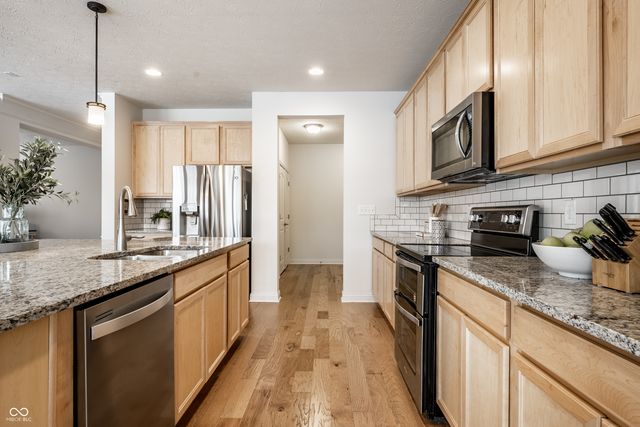 9591 Summerton Drive, Fishers, IN 46037