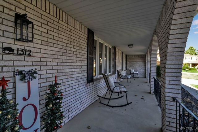 1312 Ivygreen Court, North Tonawanda, NY 14120