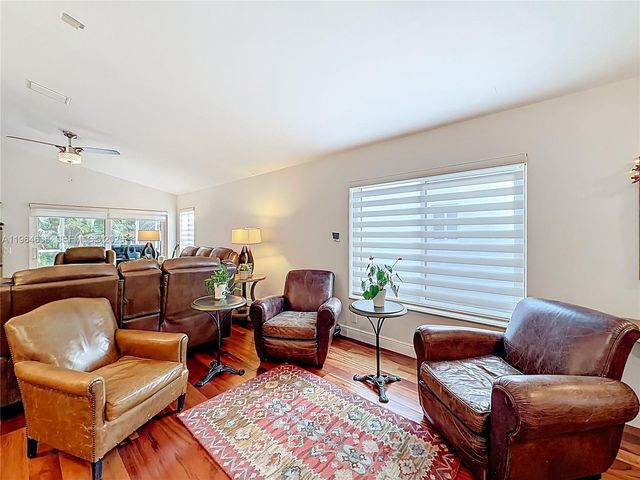 1536 Presidio Dr, Weston, FL 33327