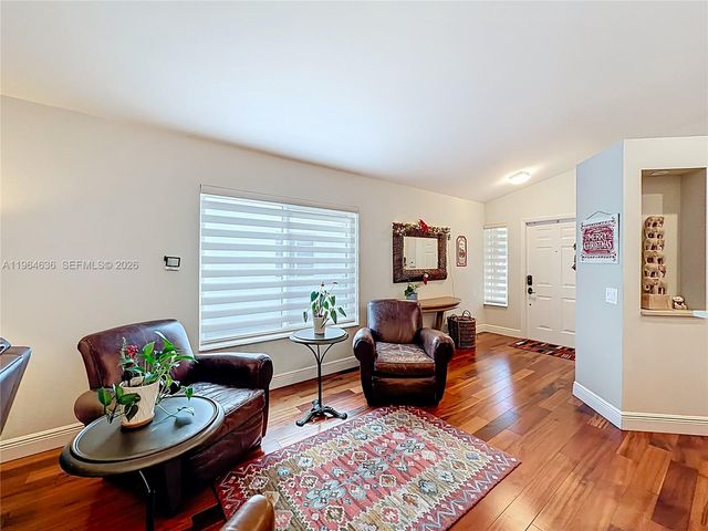 1536 Presidio Dr, Weston, FL 33327