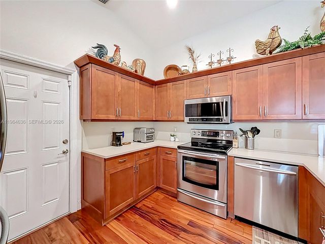 1536 Presidio Dr, Weston, FL 33327