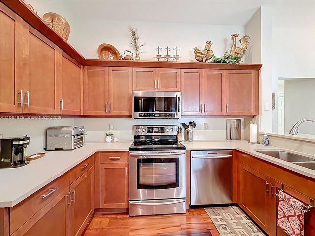 1536 Presidio Dr, Weston, FL 33327