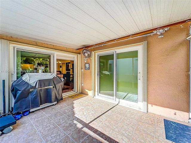 1536 Presidio Dr, Weston, FL 33327