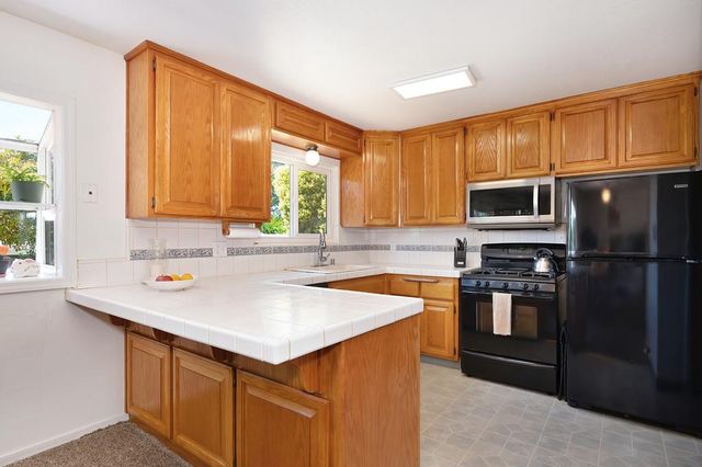 1333 Wesley Ln, Auburn, CA 95603