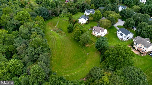 1222 INDIAN TRAIL DR, Downingtown, PA 19335