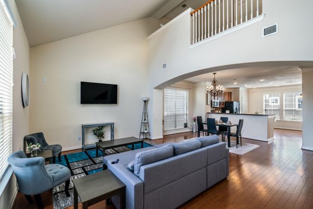 3210 Clearview Circle, Houston, TX 77025