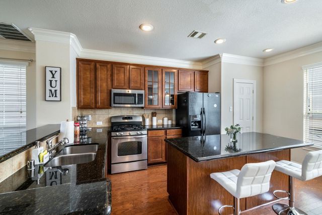 3210 Clearview Circle, Houston, TX 77025