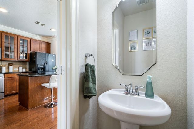 3210 Clearview Circle, Houston, TX 77025