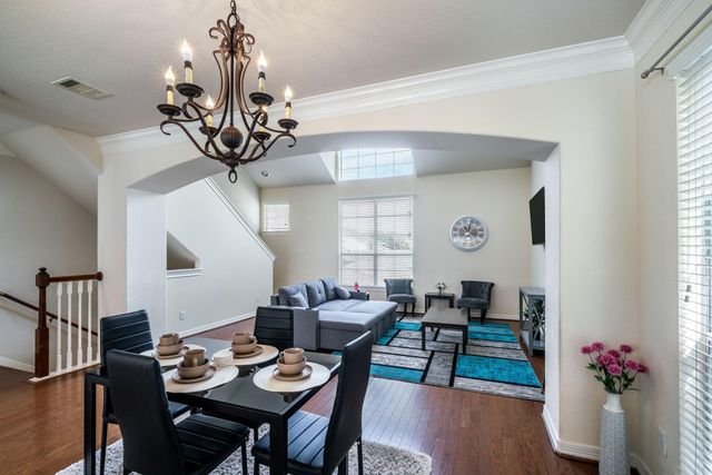 3210 Clearview Circle, Houston, TX 77025