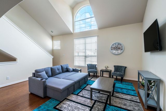 3210 Clearview Circle, Houston, TX 77025