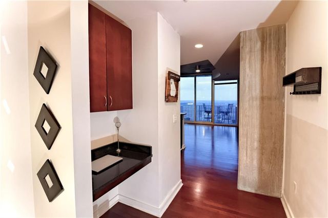 400 W Peachtree NW Street 3216, Atlanta, GA 30308