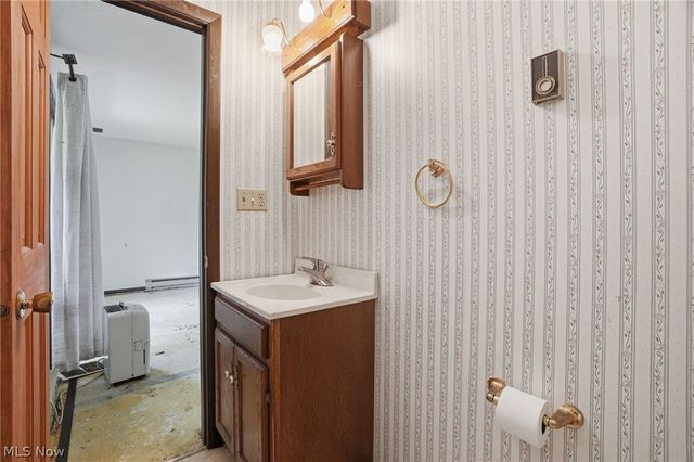 434 State Road, Geneva, OH 44041