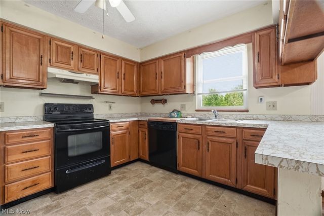 434 State Road, Geneva, OH 44041