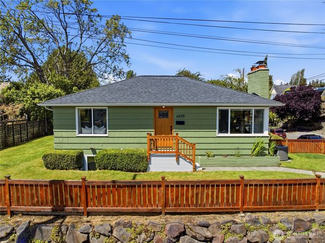 6825 Linden Avenue N, Seattle, WA 98103