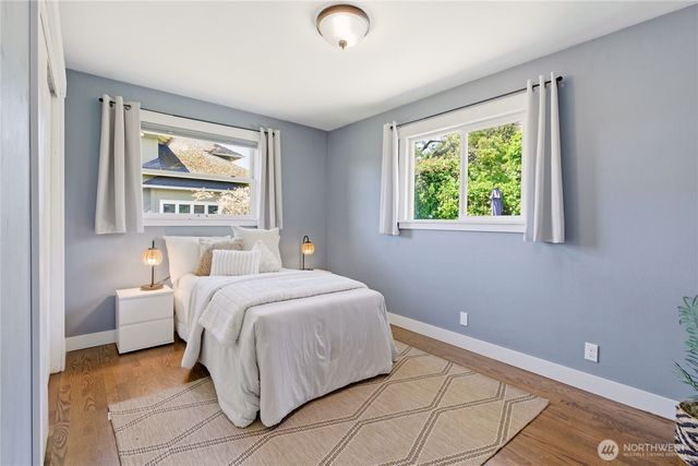 6825 Linden Avenue N, Seattle, WA 98103