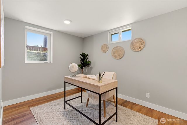 6825 Linden Avenue N, Seattle, WA 98103
