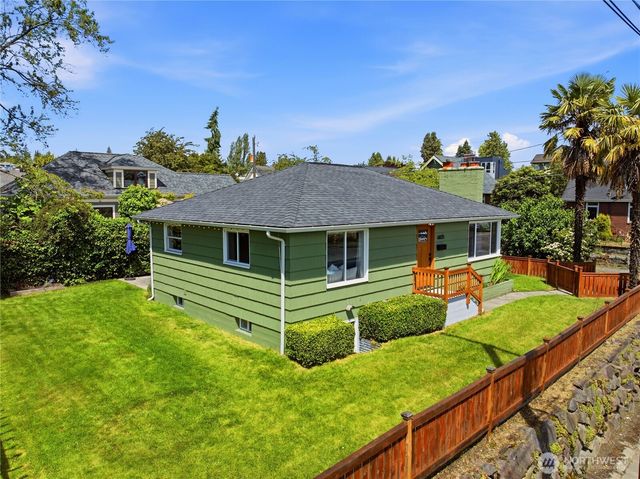 6825 Linden Avenue N, Seattle, WA 98103