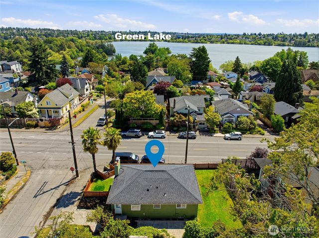 6825 Linden Avenue N, Seattle, WA 98103