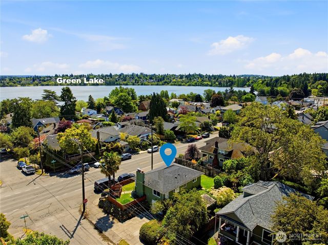 6825 Linden Avenue N, Seattle, WA 98103