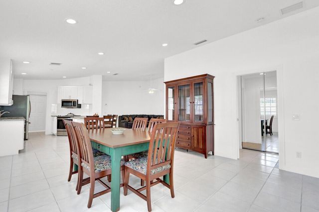 5181 Magnolia Bay Circle, Palm Beach Gardens, FL 33418