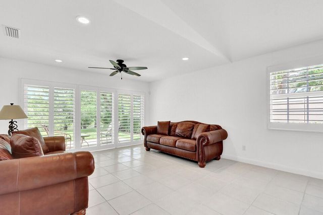 5181 Magnolia Bay Circle, Palm Beach Gardens, FL 33418