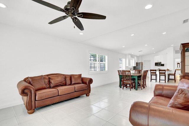 5181 Magnolia Bay Circle, Palm Beach Gardens, FL 33418