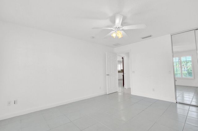 5181 Magnolia Bay Circle, Palm Beach Gardens, FL 33418