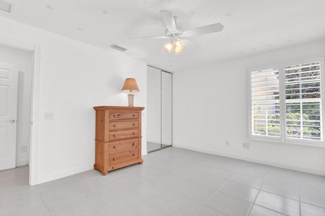 5181 Magnolia Bay Circle, Palm Beach Gardens, FL 33418