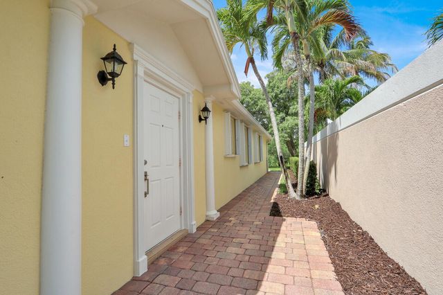5181 Magnolia Bay Circle, Palm Beach Gardens, FL 33418