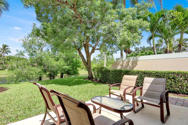 5181 Magnolia Bay Circle, Palm Beach Gardens, FL 33418