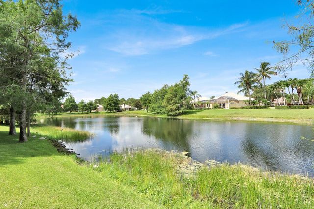 5181 Magnolia Bay Circle, Palm Beach Gardens, FL 33418
